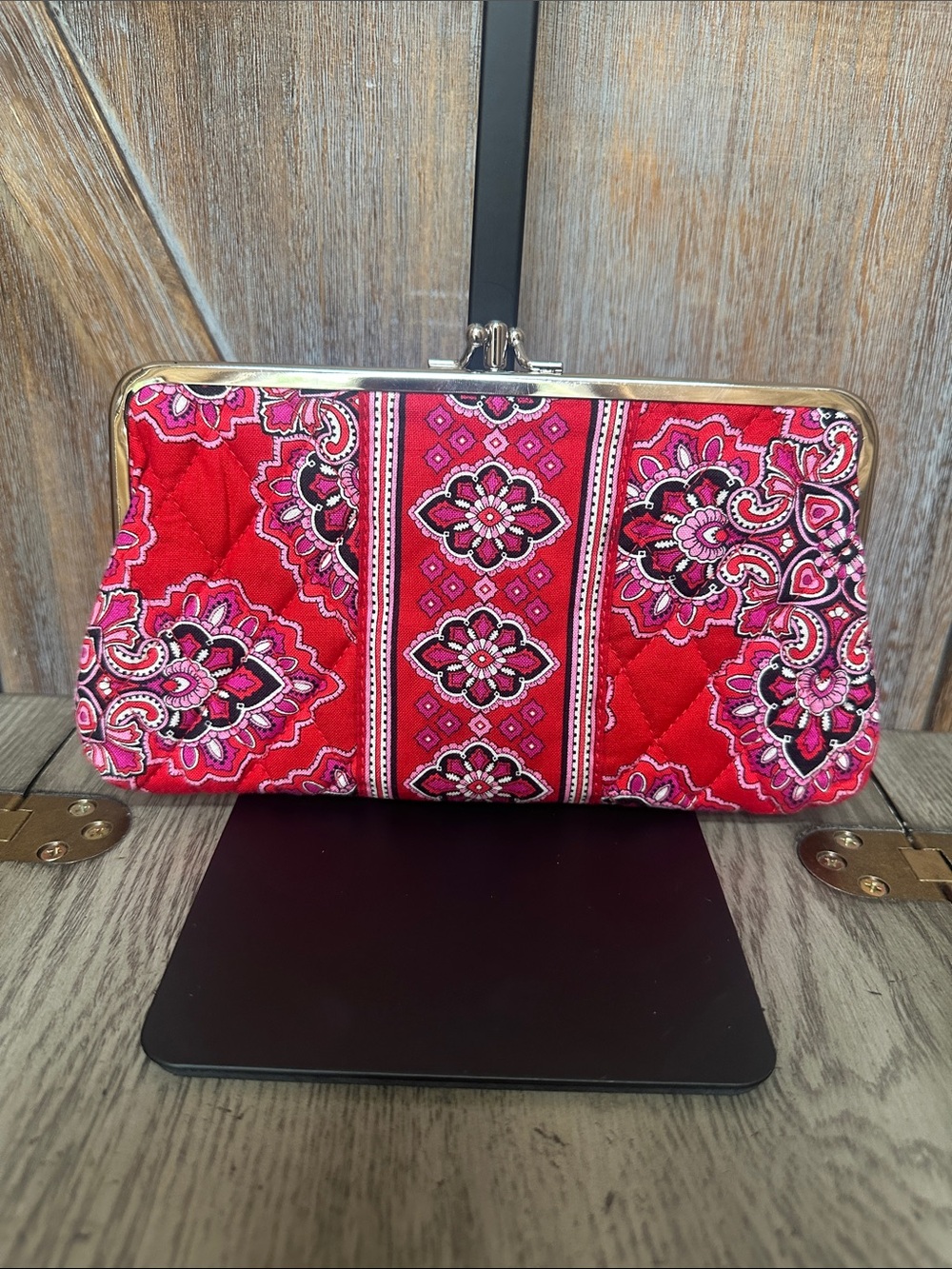 Vera Bradley Frankly Scarlet Quilted Wallet with Silver Kiss Lock - Picture 2 of 12